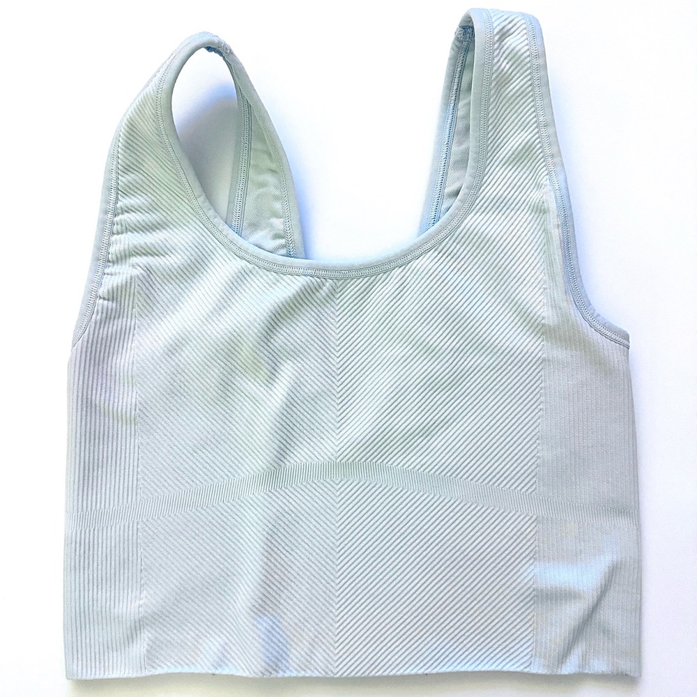 🩵🩵🩵 Women's Light Blue Seamless Sports Bra/Crop Top Tank